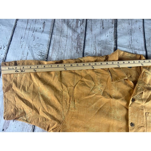 Tommy Bahama Short Sleeve Silk Shirt, Size Medium - Picture 4 of 5